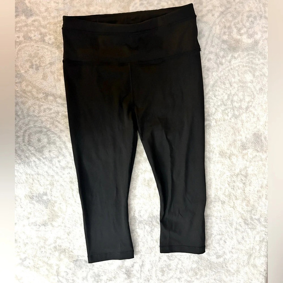 Athleta Accelerate Crop Leggings - Picture 2 of 5
